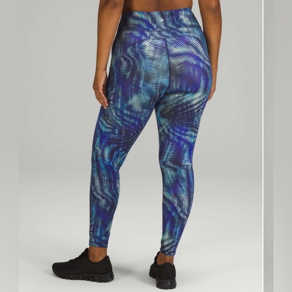 Lululemon Invigorate Legging 25” - Picture 10 of 11